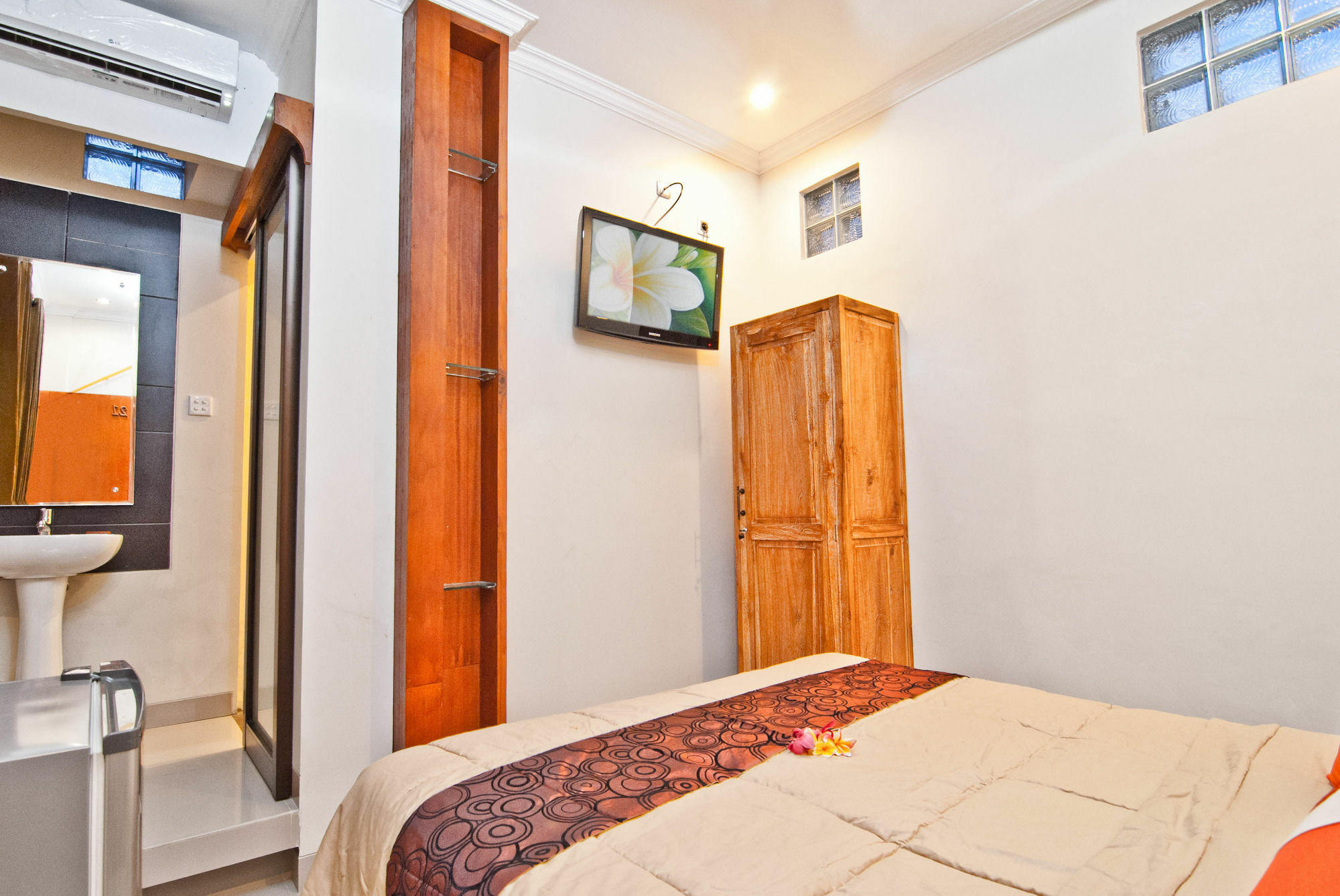 Kuta Ecostay Exterior photo